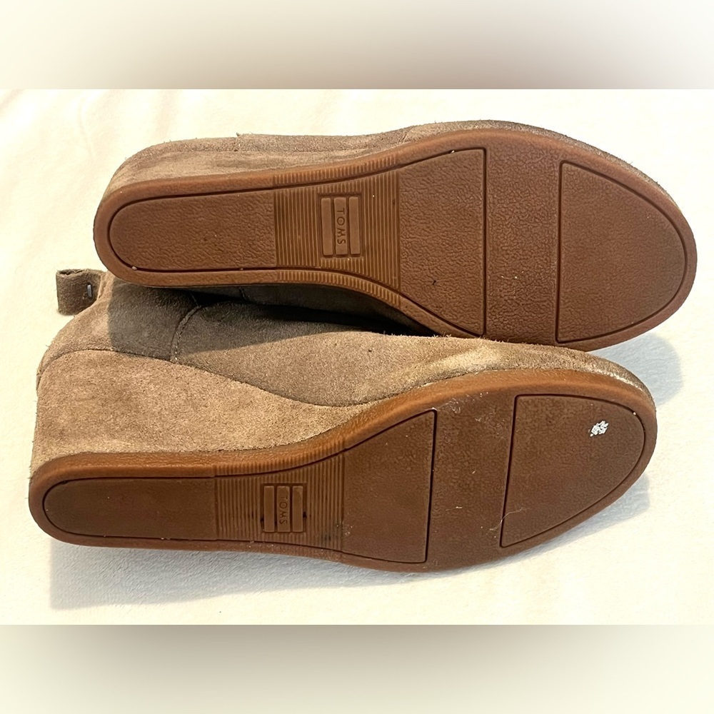 Toms Taupe Suede Boots Ankle Booties Women’s Shoes Size 7.5 - Picture 10 of 16